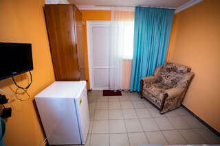 Гостиница Берегиня Джубга Двухместный номер с 2 отдельными кроватями, вид на горы-6